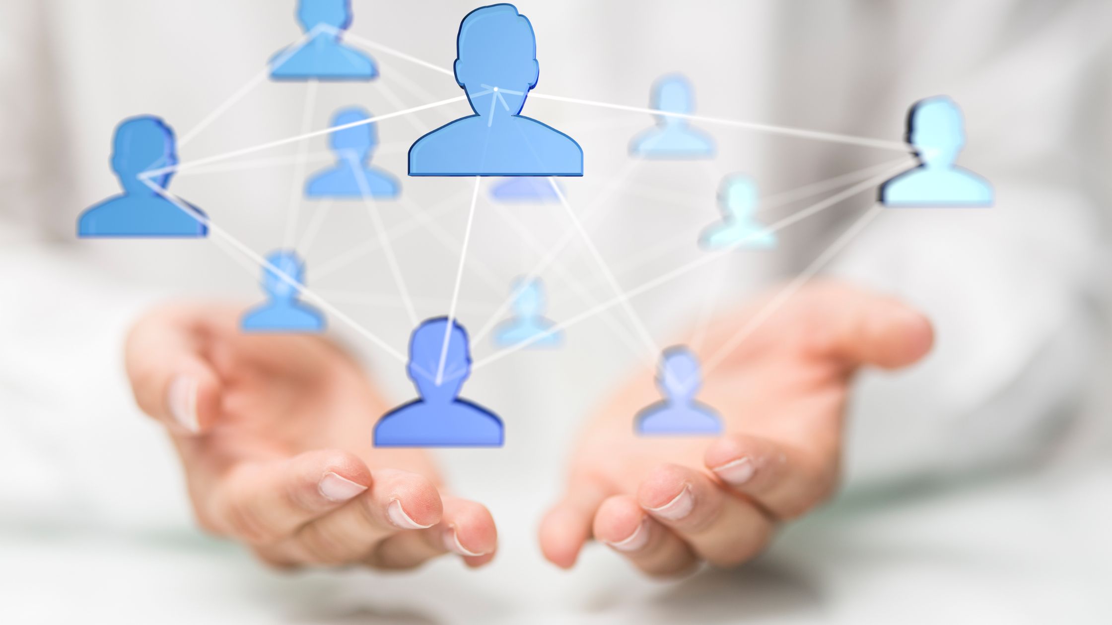 Miniaturka Networking na wakacjach – jak robić to nienachalnie?